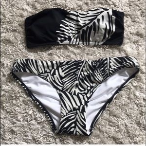 Victoria’s Secret bikini set never worn